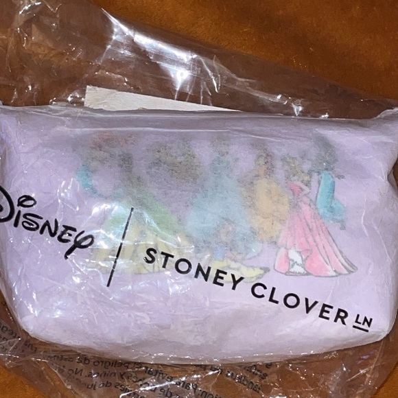 24HR DROP ⬇️ Disney Princess X Stoney Clover Pouchette - Picture 2 of 2